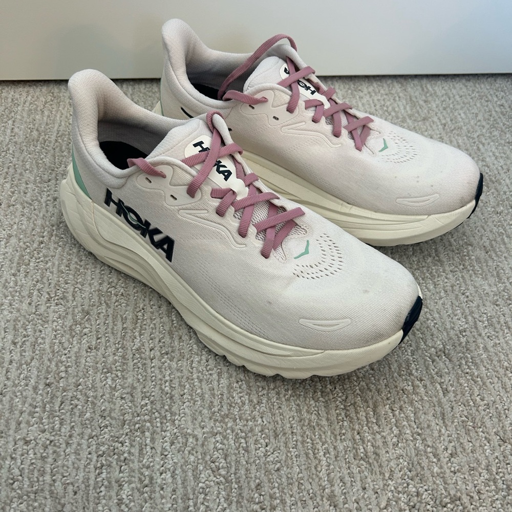 Hoka Arahi 8